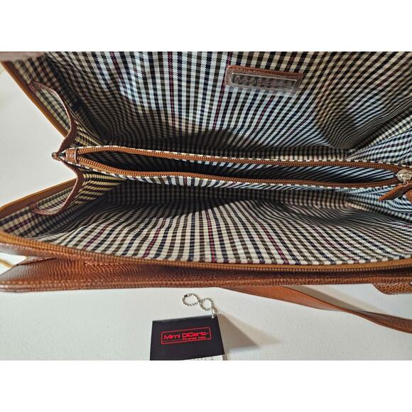 New in Box and Dust Bag Mimi DiCarlo Large Briefcase Tote Tan Style 1009LZ $225 - Picture 8 of 12